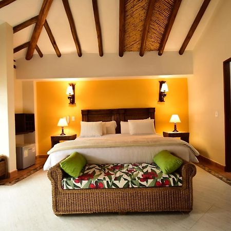 Hotel Campanario De La Villa บียาเดเลย์บา ภายนอก รูปภาพ